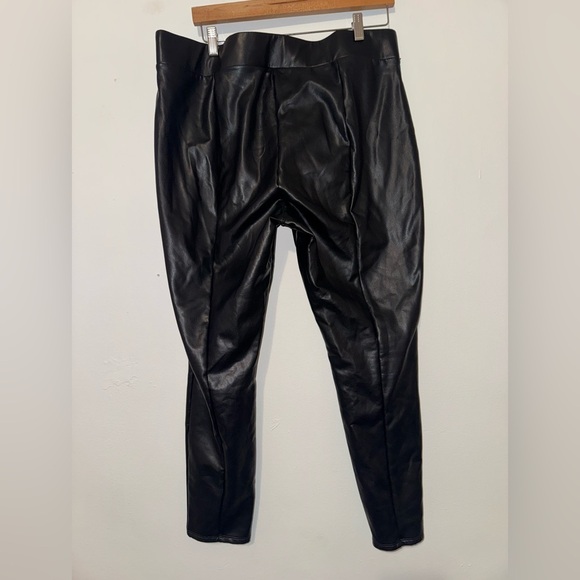 🎉LOFT Black Faux Leather Trousers Size XL - Picture 3 of 3